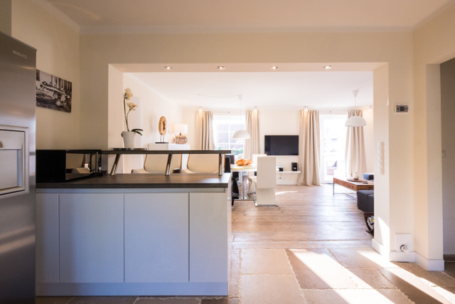 8° Ost EG – Wohnbereich mit Blick zur Küche